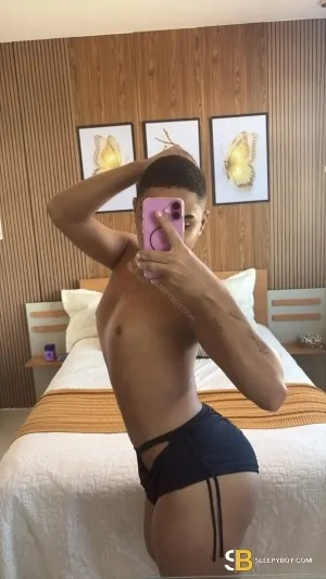 Gay Escort Marcelo 23yr - sucking