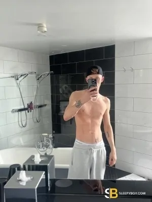 Bisexual Escort Thomas 26yr - double penetration