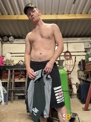 Gay Escort Chuck 32yr - sucking