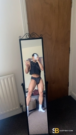 Gay Escort Calvin 34yr - licking