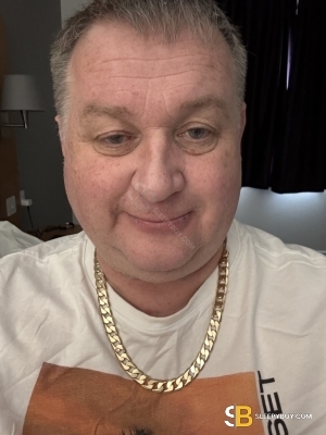 Gay Escort Richard 50yr - role
