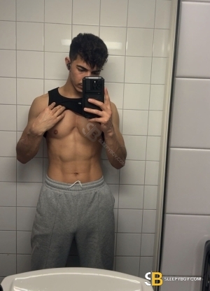 Bisexual Escort Dominik 26yr - licking