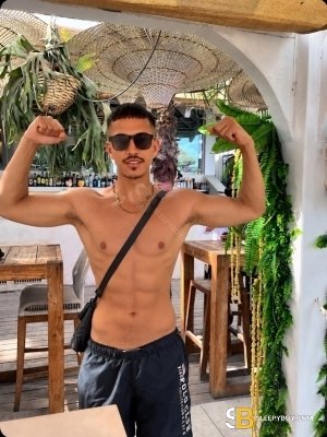 Bisexual Escort Dominik 26yr - sucking