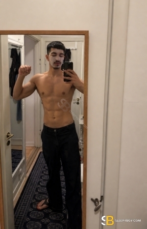 Bisexual Escort Dominik 26yr - licking