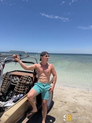 Gay Escort Camilo 31yr - role