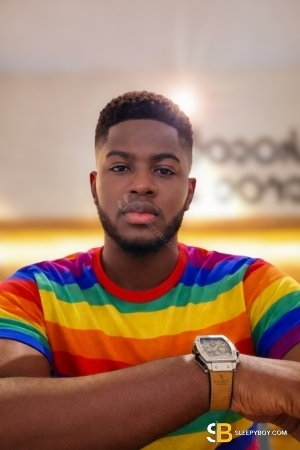 Gay Escort Aliou 25yr - gangbang
