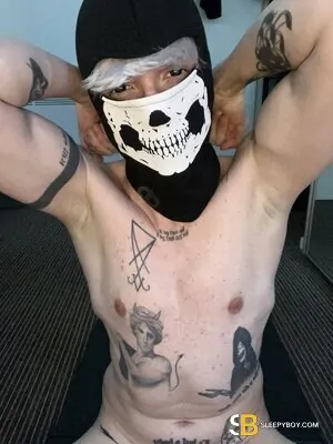 Gay Escort Natan 25yr - role