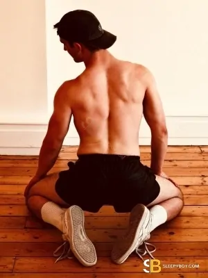 Gay Escort Max 22yr - role