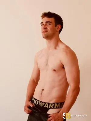 Gay Escort Max 22yr - role