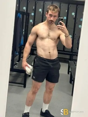 Gay Escort Max 22yr - sucking