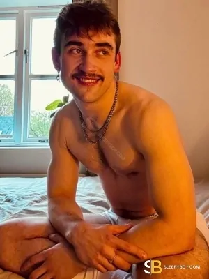 Gay Escort Max 22yr - licking