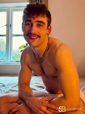 Gay Escort Max 22yr - role