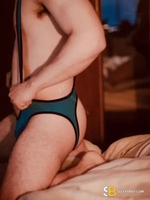 Gay Escort Max 22yr - role