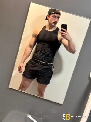 Gay Escort Max 22yr - licking