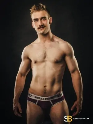 Gay Escort Max 22yr - licking