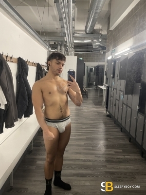 Gay Escort Leonardo 28yr - role