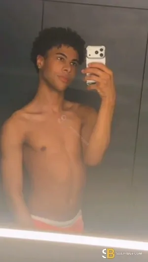 Gay Escort Kyson 18yr - double penetration