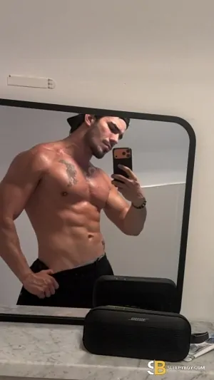 Bisexual Escort Dominik 23yr - role