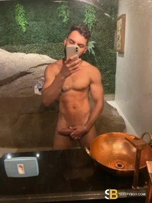 Bisexual Escort Kevin 33yr - licking