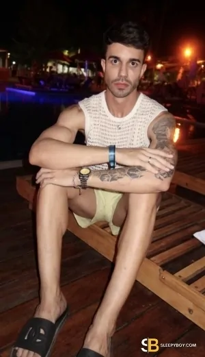 Bisexual Escort Caio Henrique 26yr - sucking