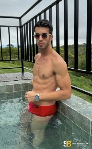 Bisexual Escort Caio Henrique 26yr - licking