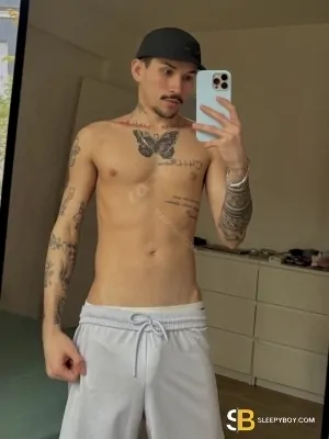 Bisexual Escort Lucas 24yr - sucking