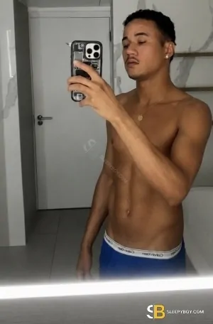 Bisexual Escort Pedro 28yr - licking