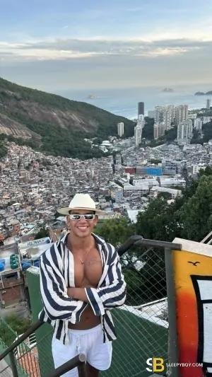Gay Escort Mike 32yr - licking