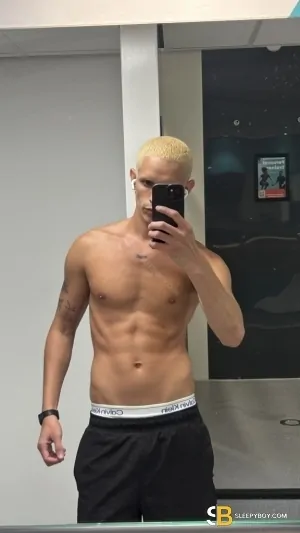 Gay Escort Angelo 25yr - role