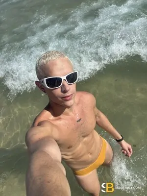 Gay Escort Angelo 25yr - role