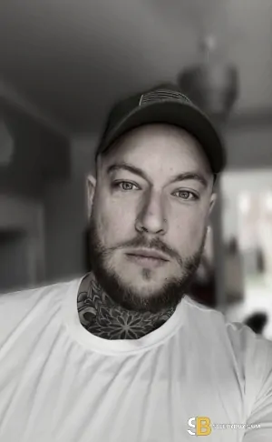Gay Escort James 38yr - sucking