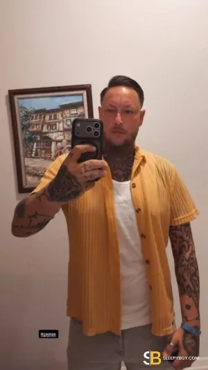 Gay Escort James 38yr - sucking