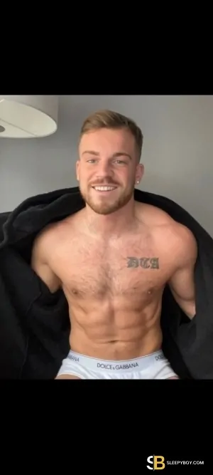 Bisexual Escort Macauley 30yr - dirty talk