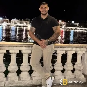 Bisexual Escort Tomy 27yr - sucking