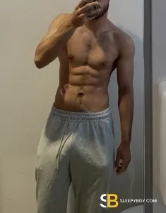 male escort London Horny Arab Teen 🇸🇦🍆🍑
