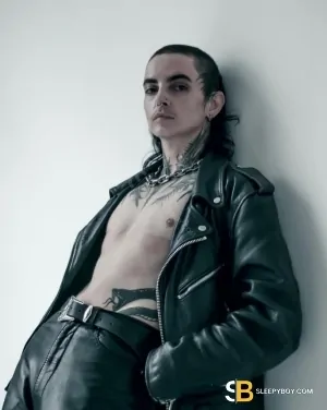 Bisexual Escort Silas 29yr - double penetration