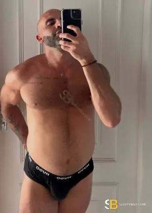 Gay Escort Fab. 35yr - trios