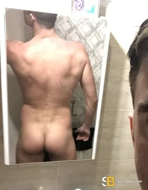 Gay Escort Leo 40yr - cum on body