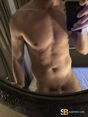 Gay Escort Leo 40yr - role
