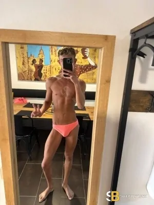 Gay Escort Jack 22yr - licking