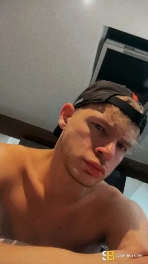 Gay Escort Kyle 24yr - role