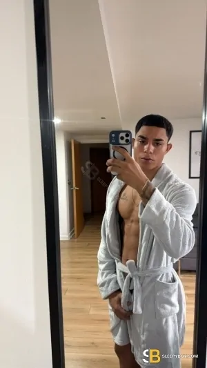 Bisexual Escort Miguel Silva 21yr - licking