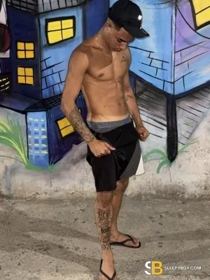 Bisexual Escort Miguel Silva 21yr - sucking