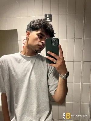 Gay Escort Basem 20yr - role