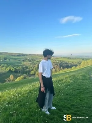 Gay Escort Basem 20yr - blowjob