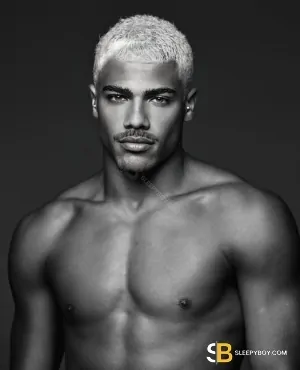 Bisexual Escort Matheus 26yr - role