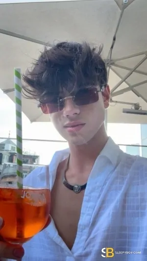 Bisexual Escort Gustavo 20yr - sucking