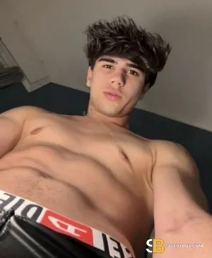 Bisexual Escort Gustavo 20yr - role