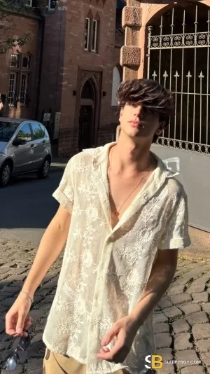 Bisexual Escort Gustavo 20yr - licking