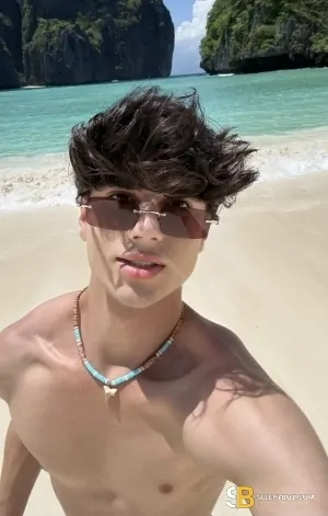 Bisexual Escort Gustavo 20yr - role